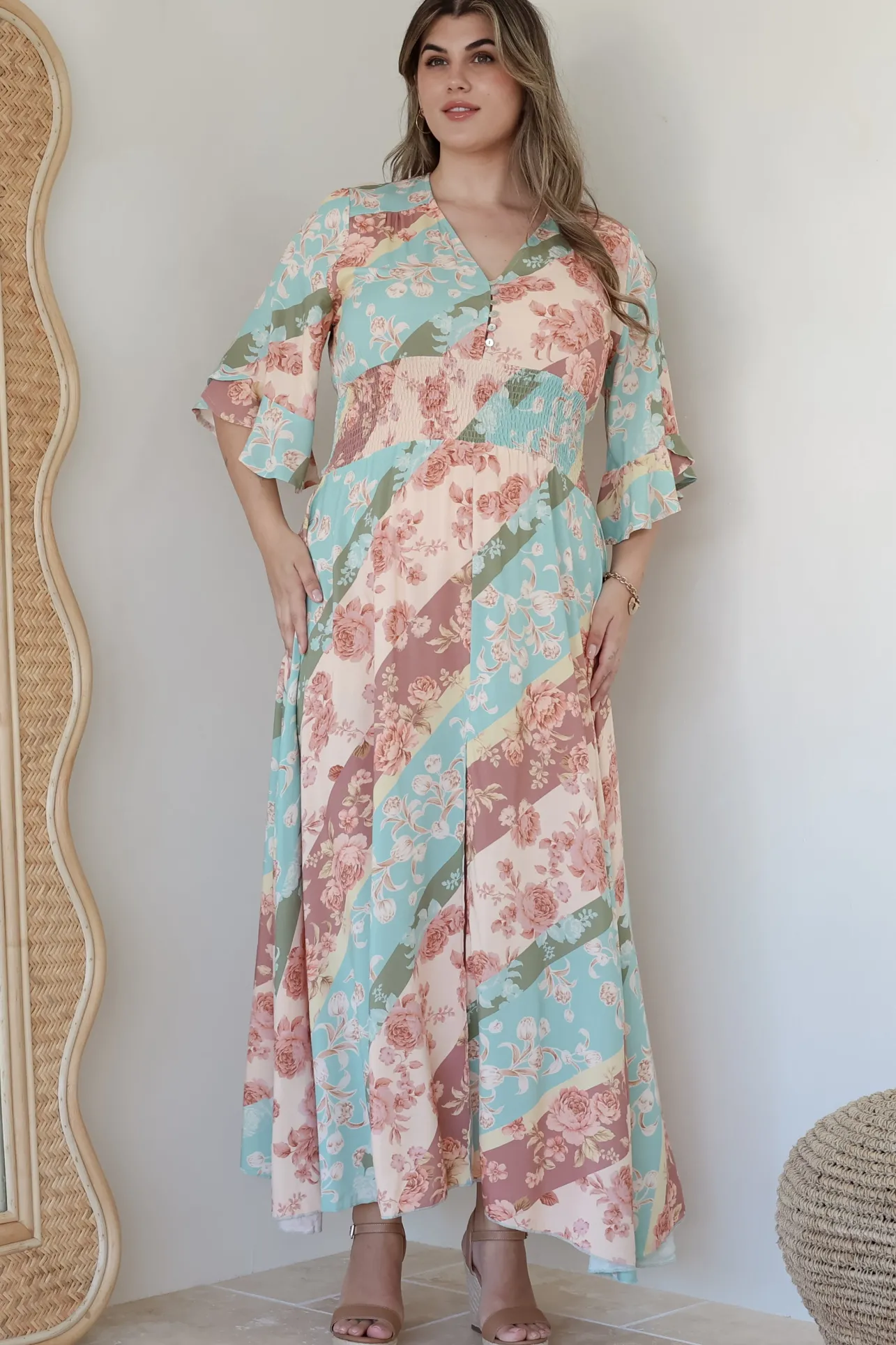 Alba Maxi Dress - Buttoned Bodice A Line Dress With Flute Sleeves In Clavelle Print>Salty Crush Hot