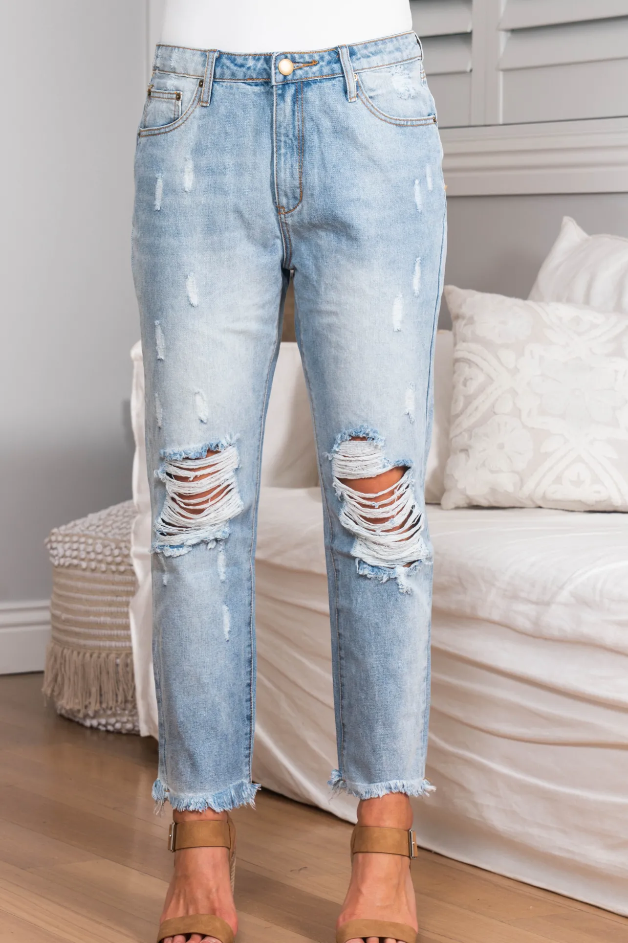 Annie Boyfriend Jeans - Distressed Mid Rise Boyfriend Jeans in Light Denim>Salty Crush Outlet