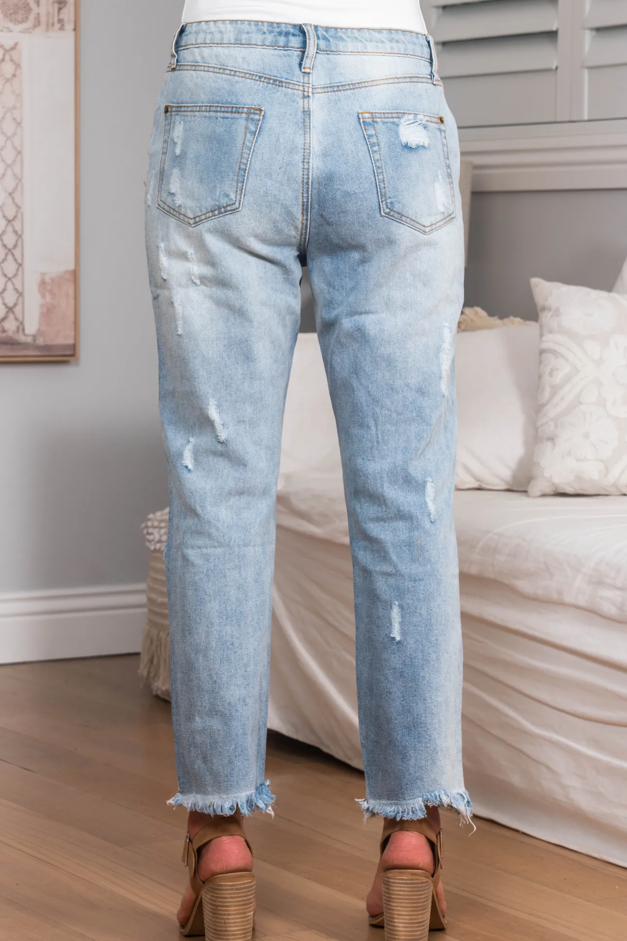 Annie Boyfriend Jeans - Distressed Mid Rise Boyfriend Jeans in Light Denim>Salty Crush Outlet