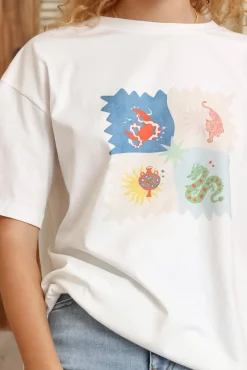 Arion T-Shirt - Crew Neck Relaxed Fit Graphic Tee in Sylas Print><noscript><img width=