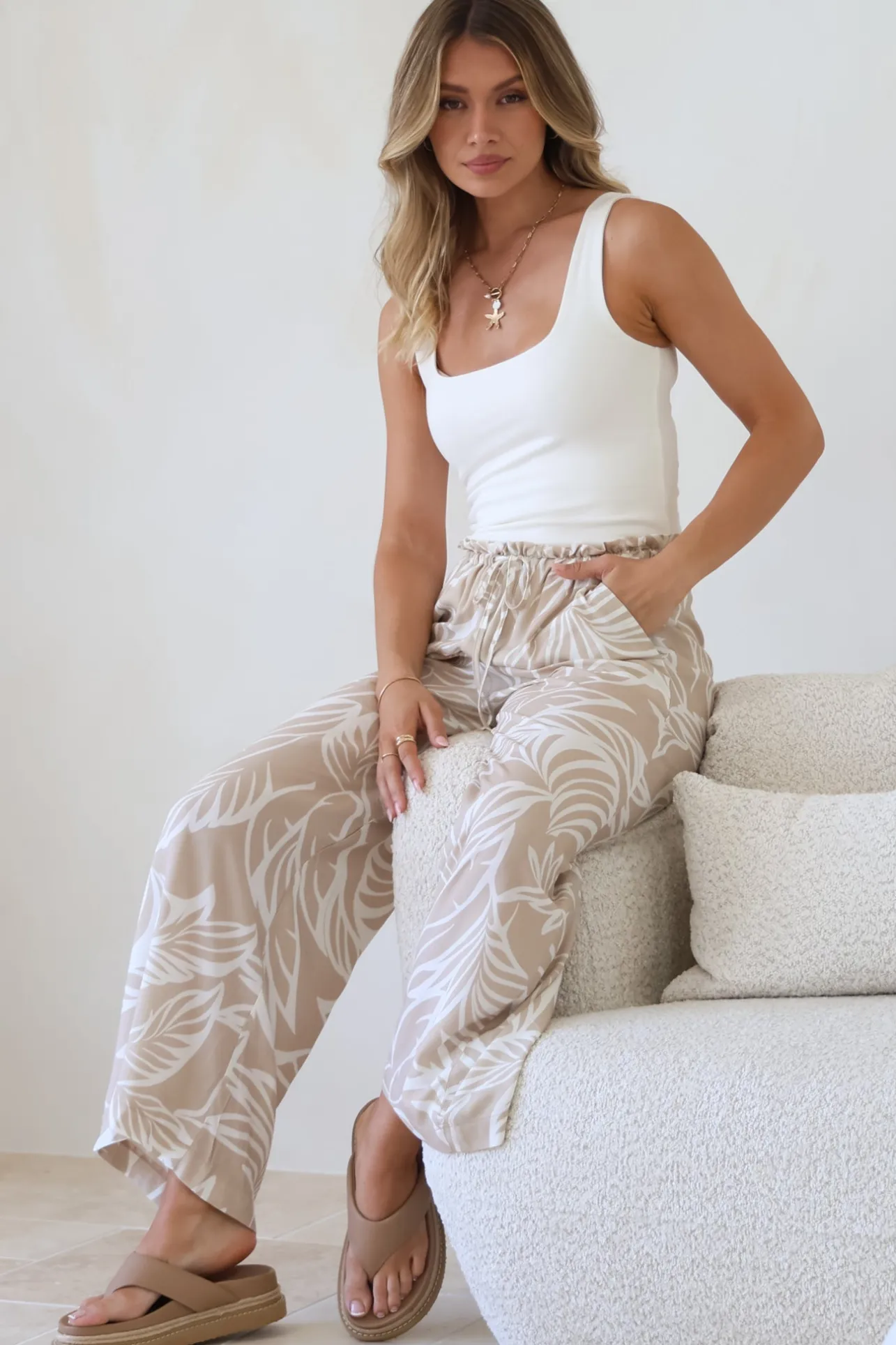 Armon Pants - Paper Bag Waist With Tie Wide Leg Pants In Jeani Print Beige>Salty Crush