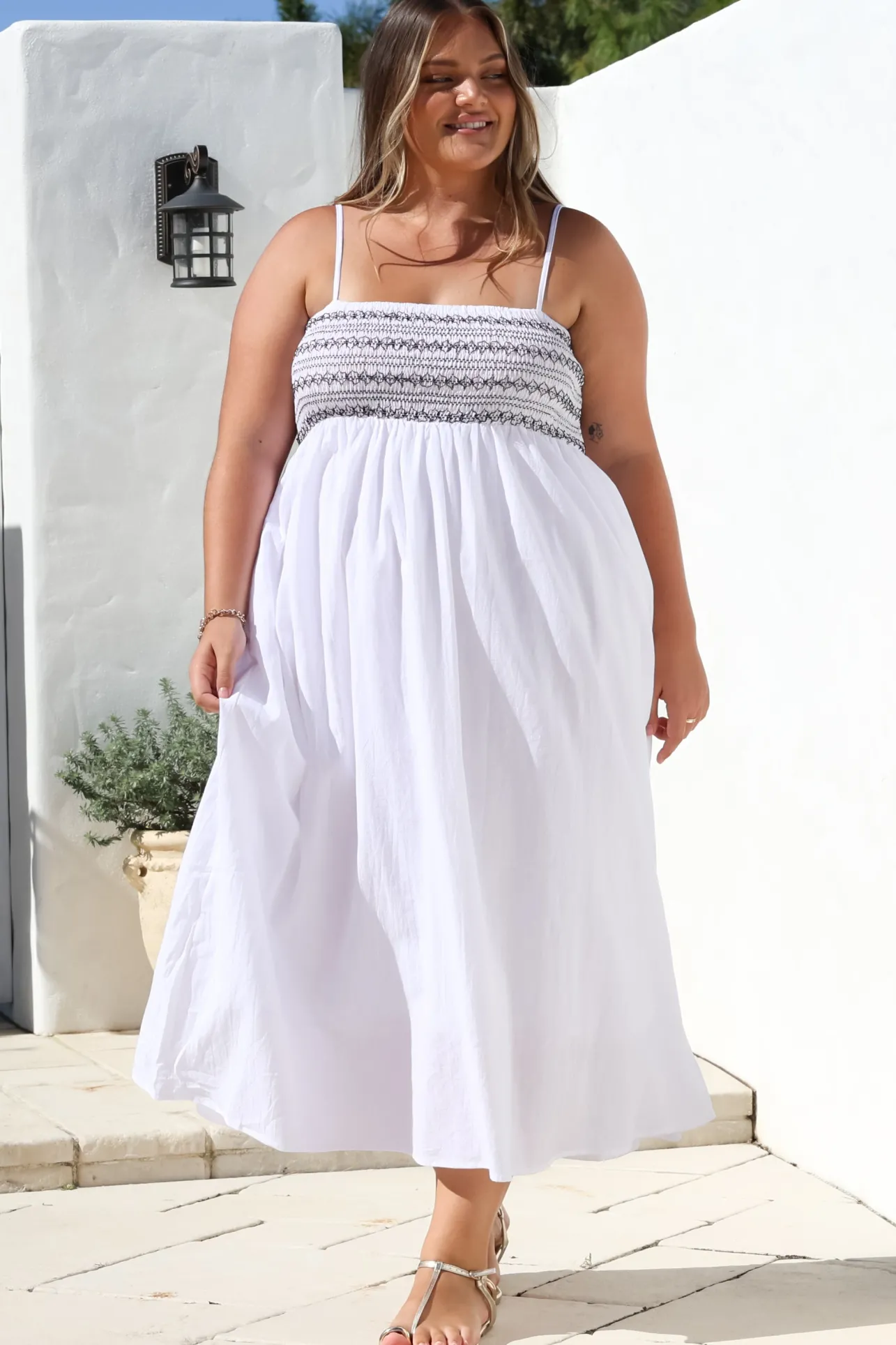 Asha Midi Dress - Constrast Stitch Shirred Elasticated Bodice Sun Dress in White>Salty Crush New