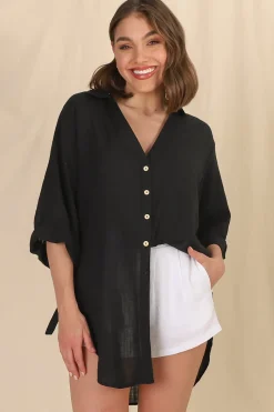 Beachly Shirt - Folded Collar Button Down Relaxed Shirt In Black>Salty Crush Discount