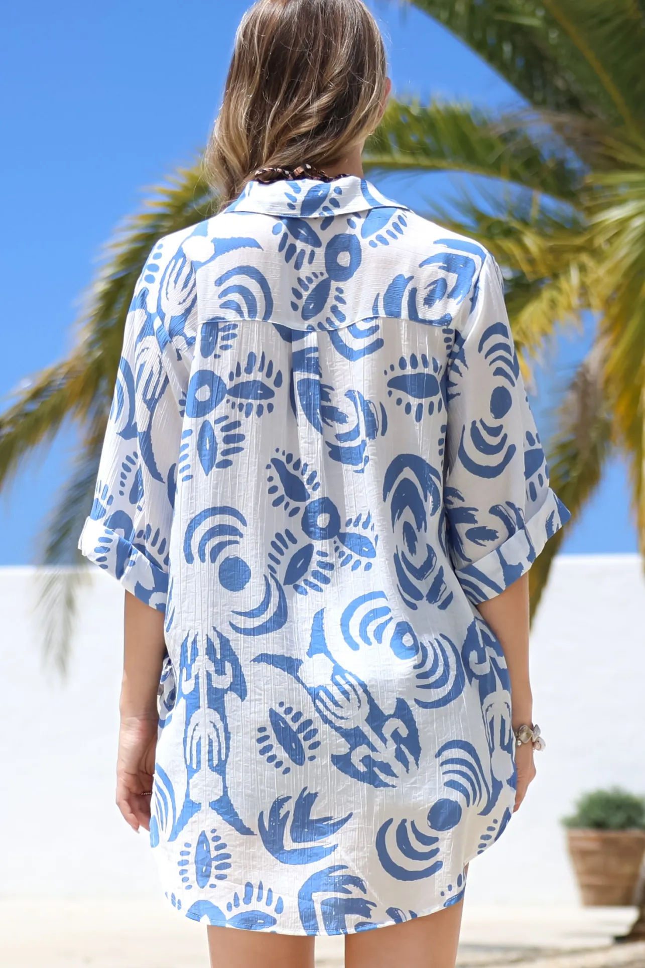 Beachly Shirt - Folded Collar Button Down Relaxed Shirt In Shillie Print Blue>Salty Crush Sale