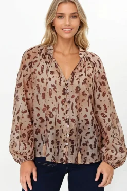 Bonnie Blouse - Button Down Scoop Hem Blouse in Leopard Print><noscript><img width=