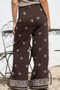 Dune Pants - Elasticated Drawstring High Waisted Pants with Embroidery in Vesper Print Brown><noscript><img width=