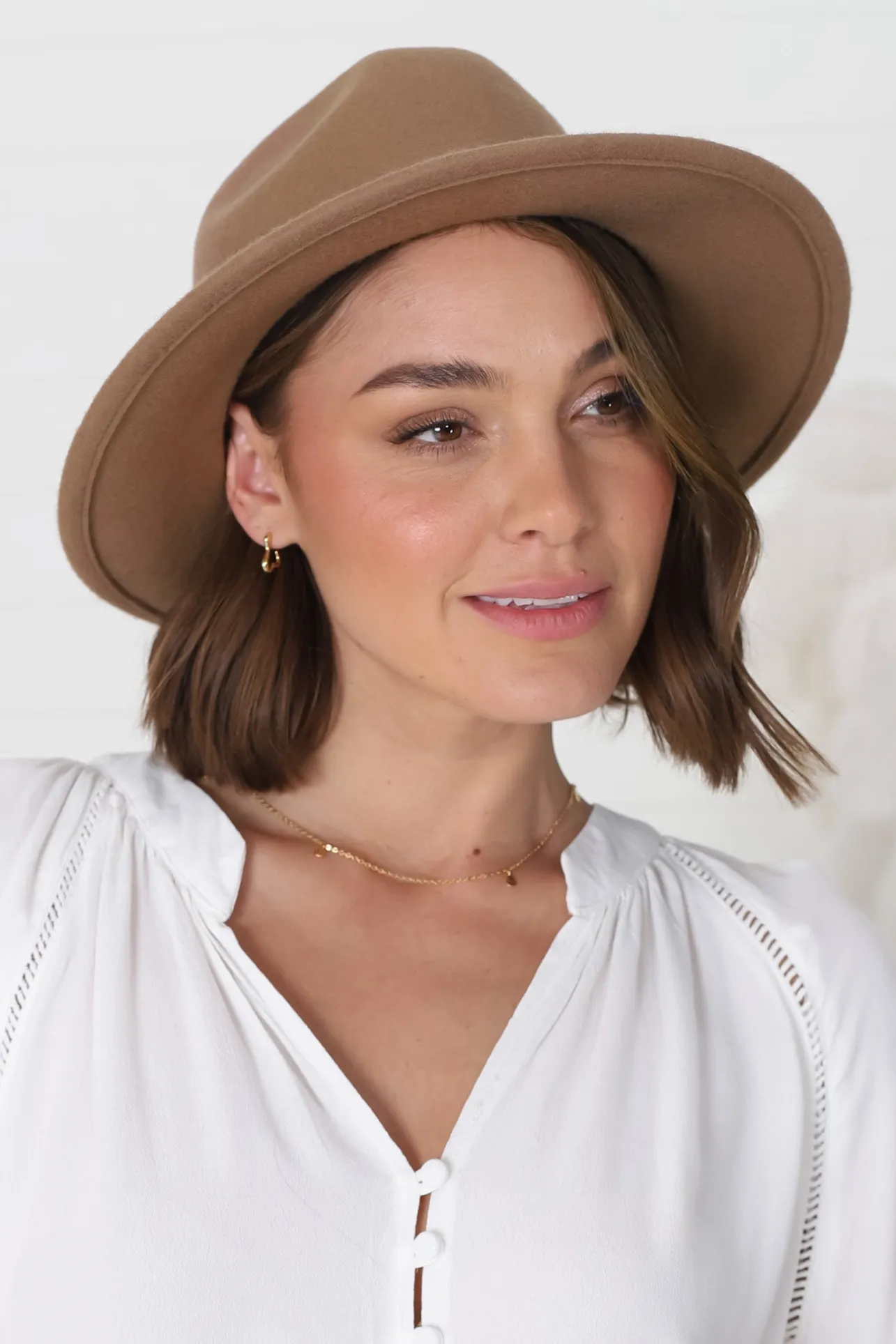 Empire Hat - Hard Brim Fedora with Thin Band Detail in Camel>Salty Crush Outlet