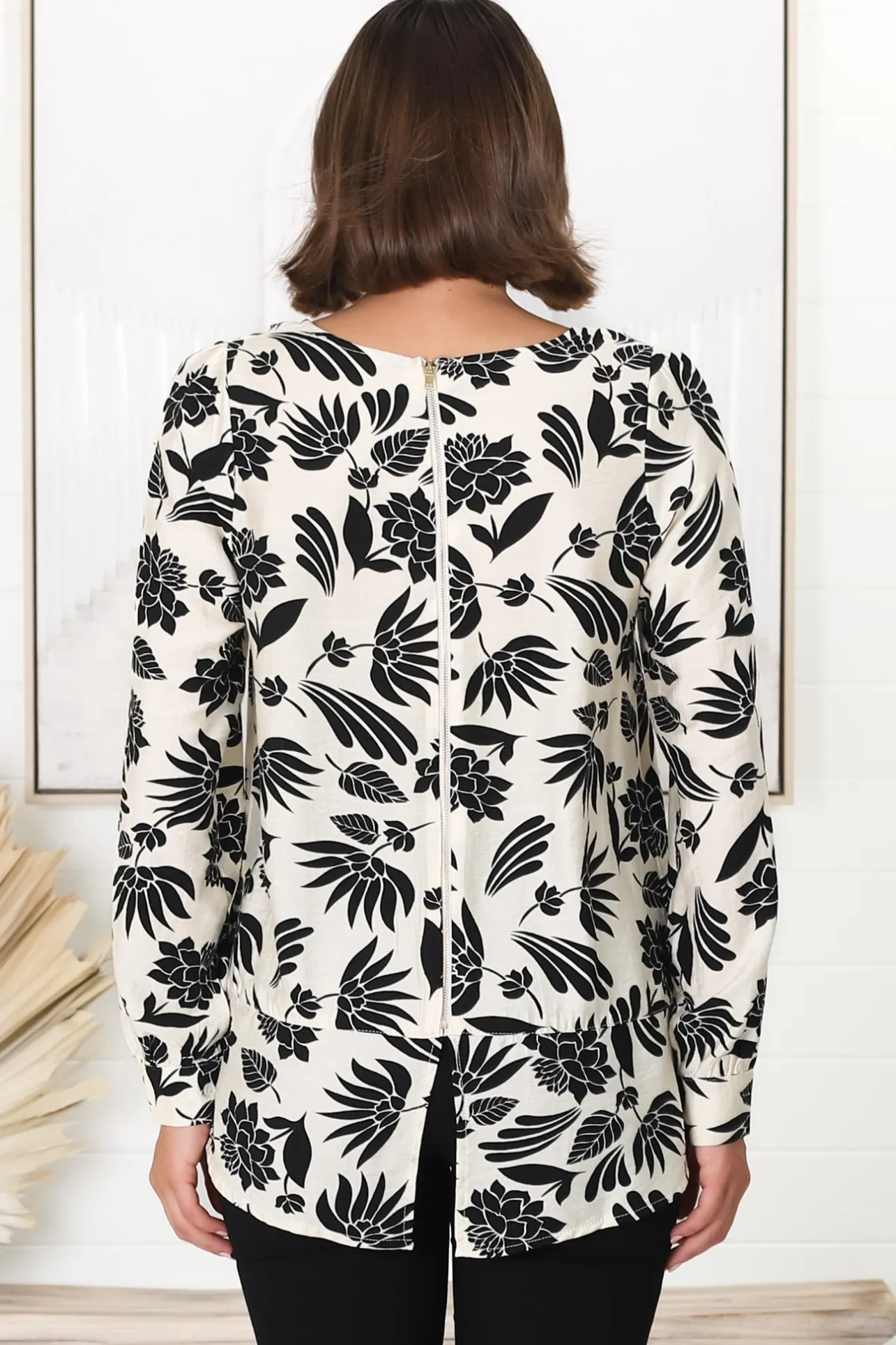 Fintra Top - Zipper Detail Long Sleeve Top in Black Kacia Print>Salty Crush New