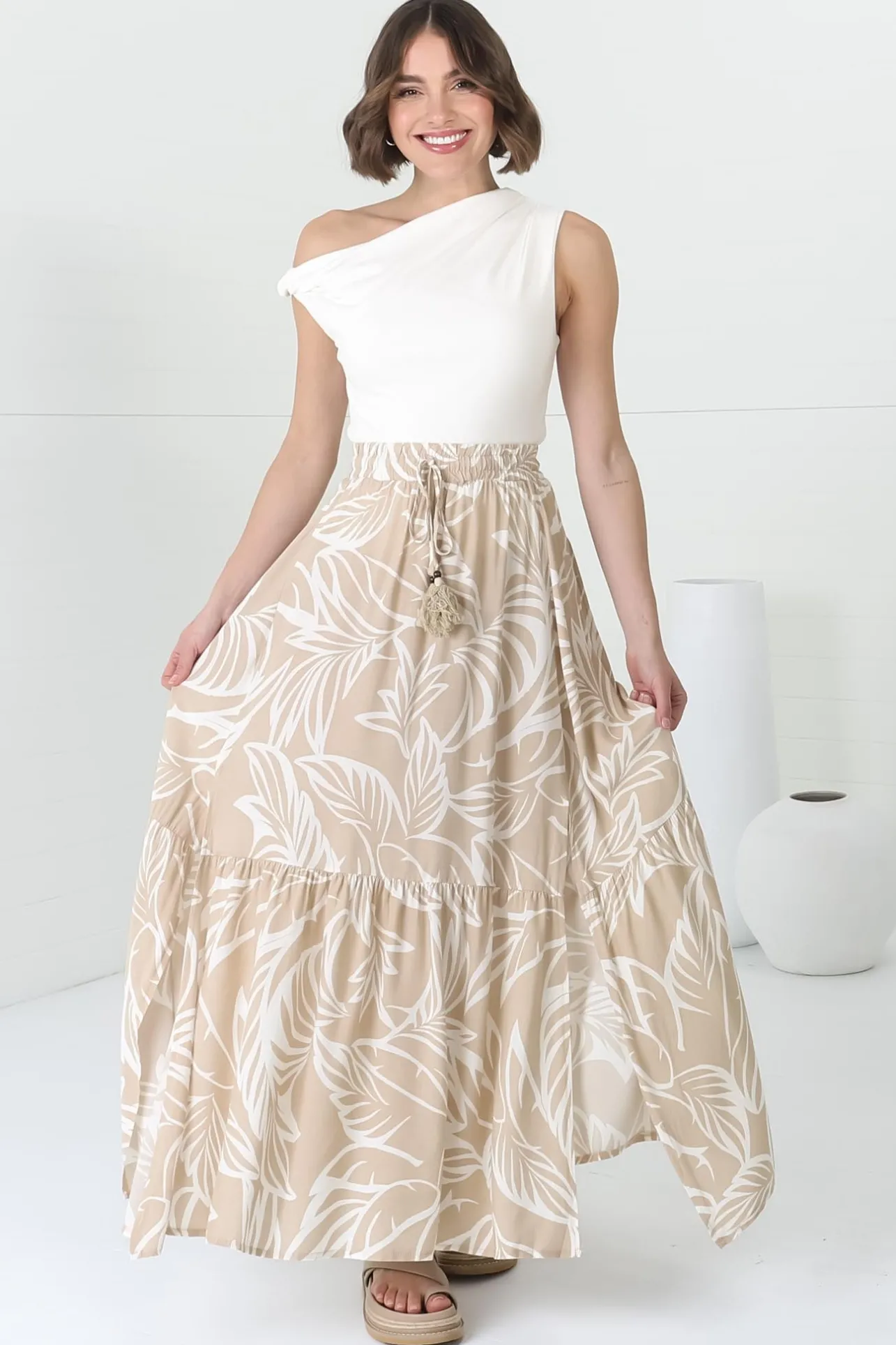 Hellen Maxi Skirt - High Waisted Skirt with Front Splits in Jeani Print Beige>Salty Crush Best