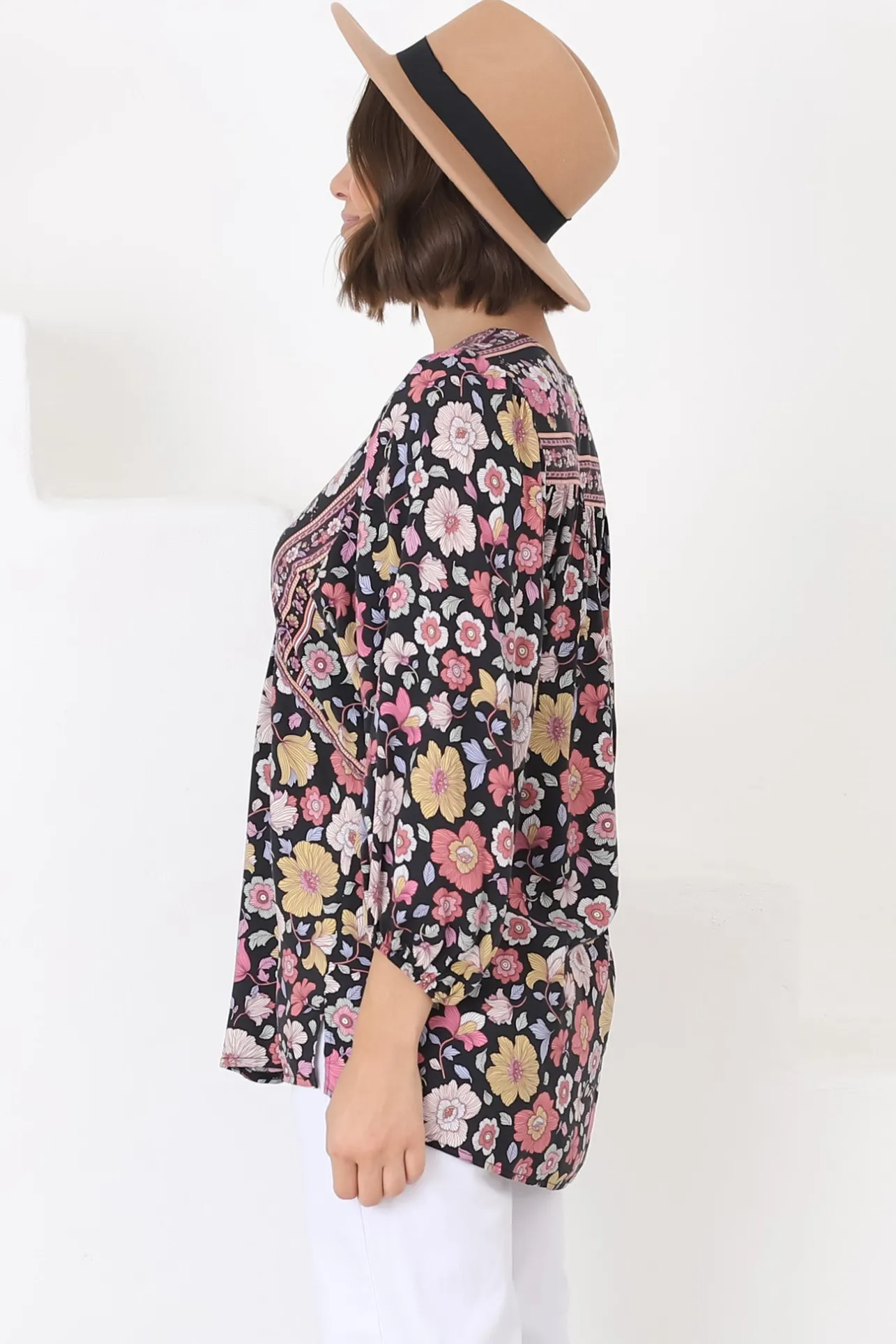 Joelle Top - V Neck High-Low Top in Anissa Print Black>Salty Crush New