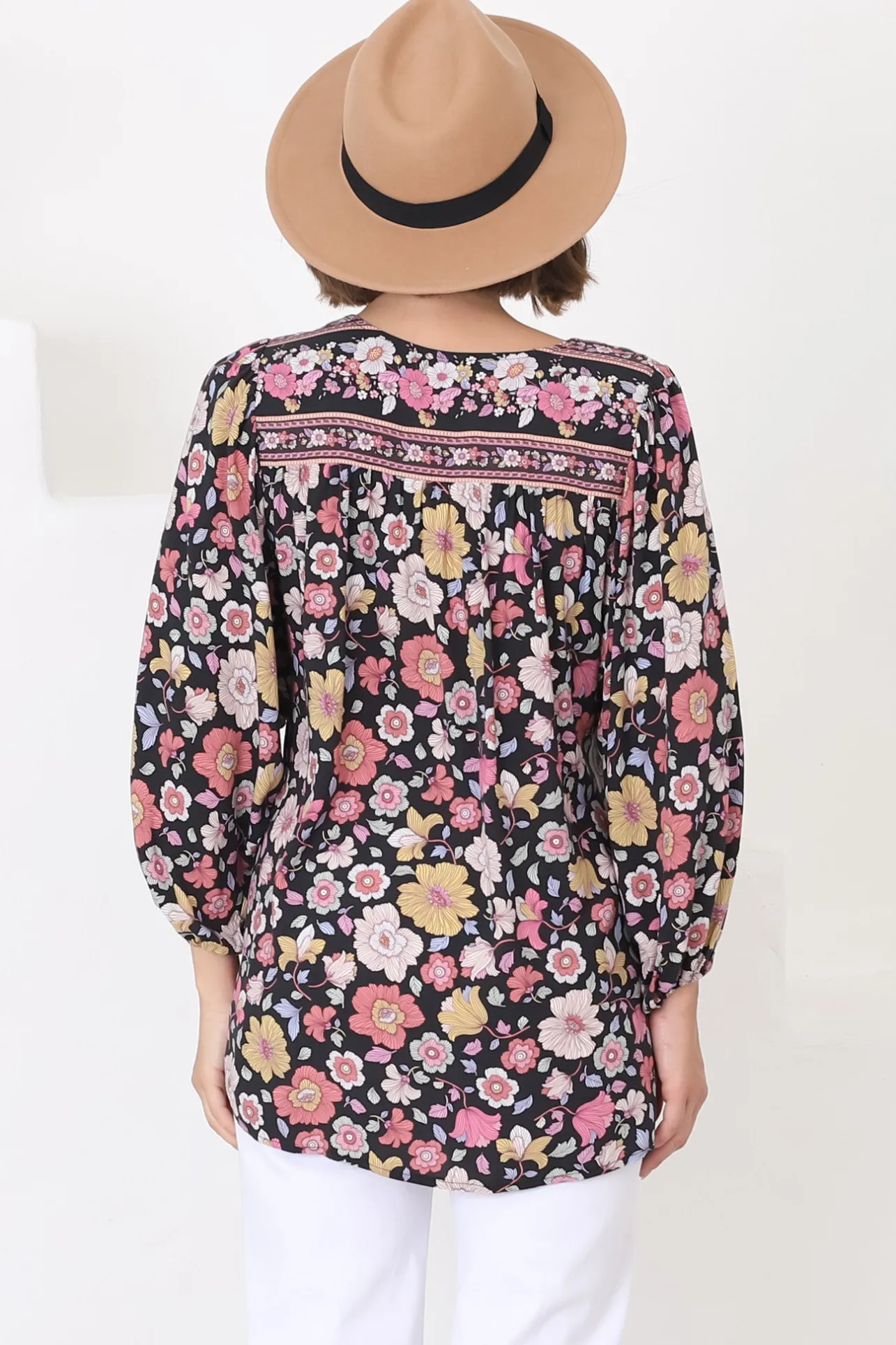 Joelle Top - V Neck High-Low Top in Anissa Print Black>Salty Crush New