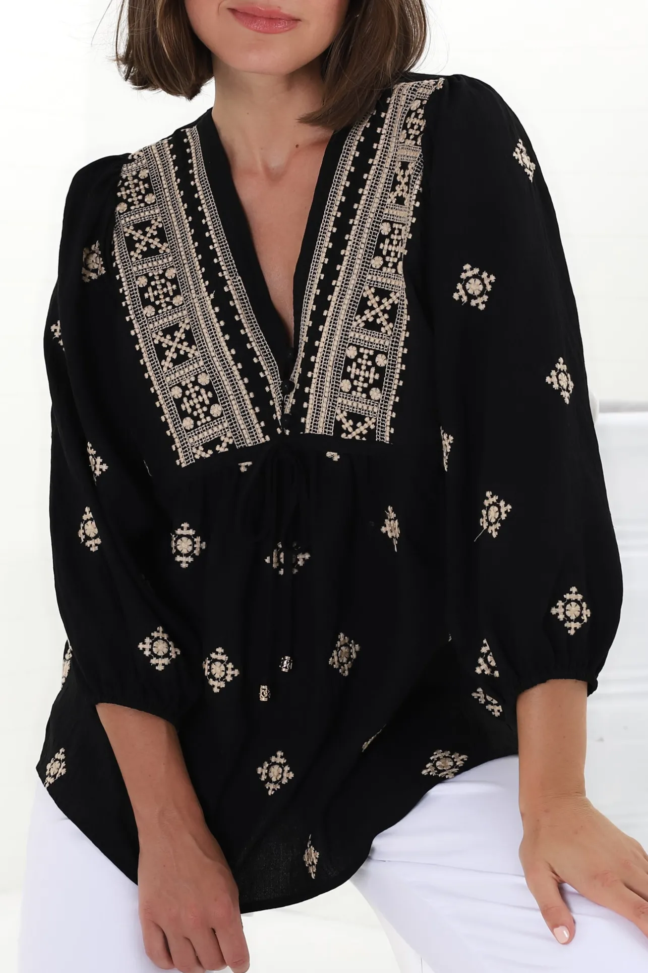 Joelle Top - V Neck High-Low Top in Yara Print Black>Salty Crush Outlet