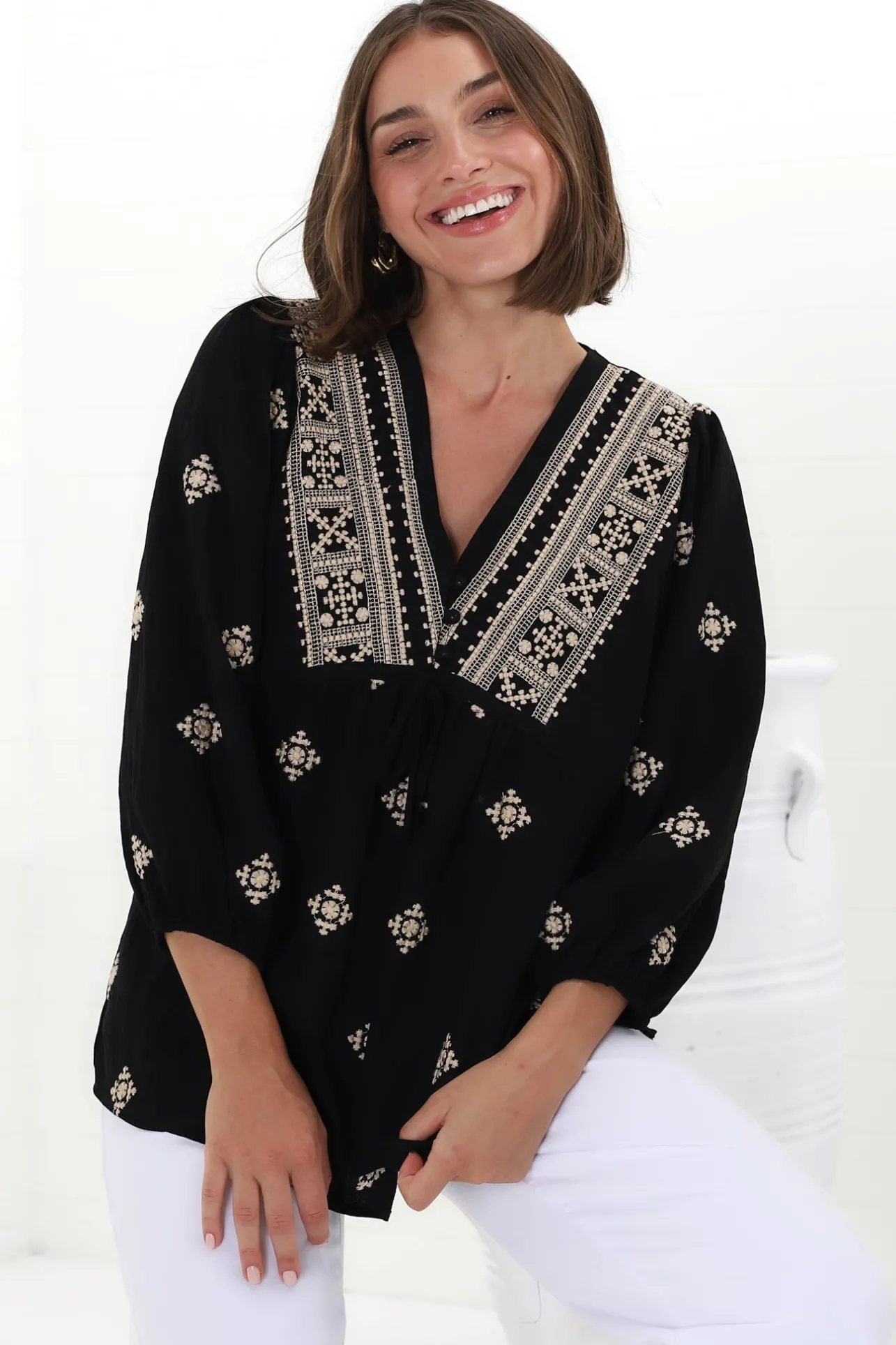 Joelle Top - V Neck High-Low Top in Yara Print Black>Salty Crush Outlet
