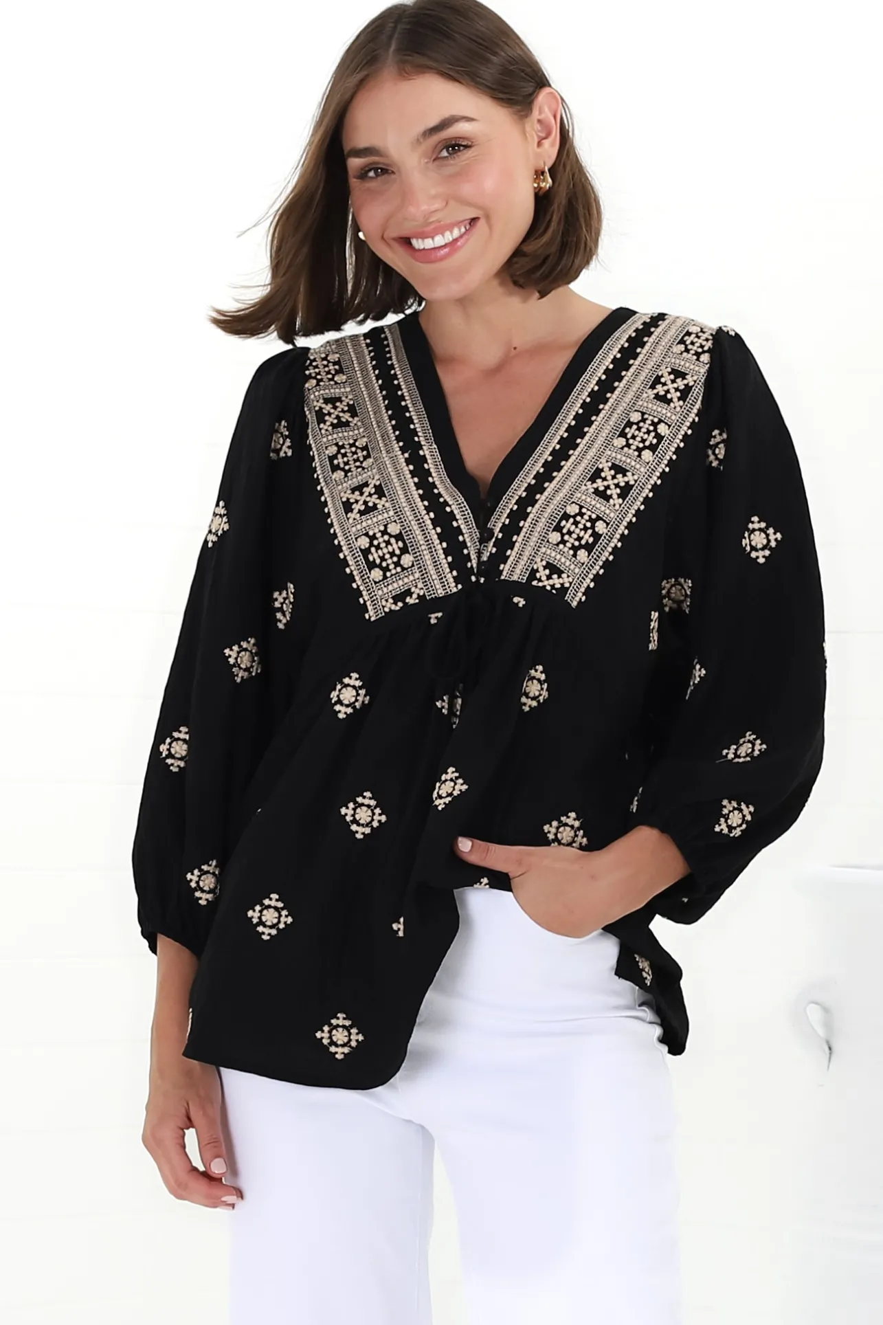Joelle Top - V Neck High-Low Top in Yara Print Black>Salty Crush Outlet