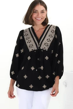 Joelle Top - V Neck High-Low Top in Yara Print Black><noscript><img width=