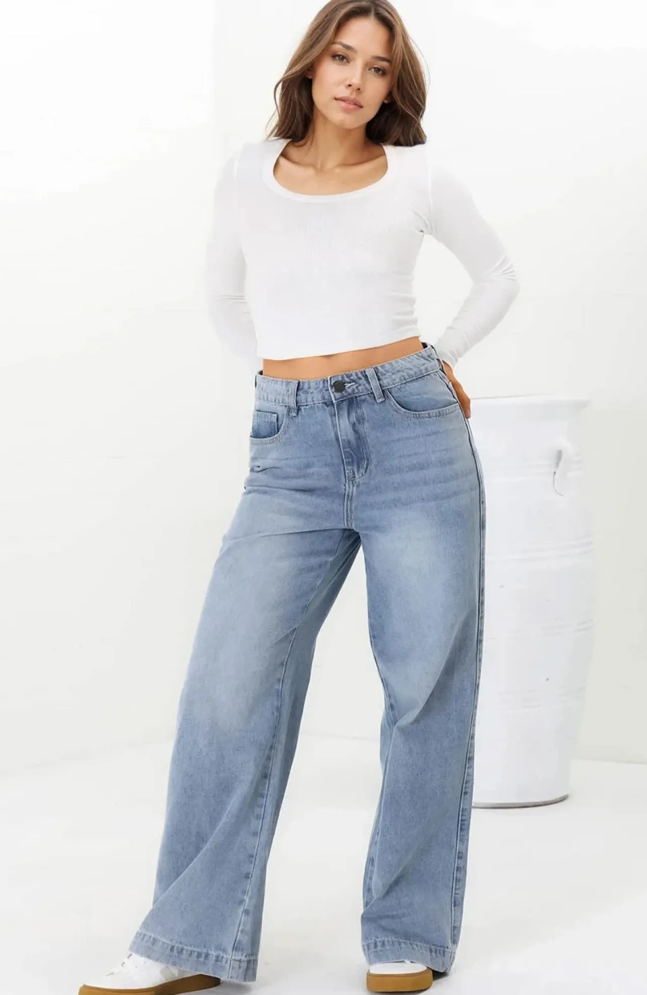Joey Jeans - Relaxed Mid Rise Mum Jeans in Light Denim>Salty Crush Best