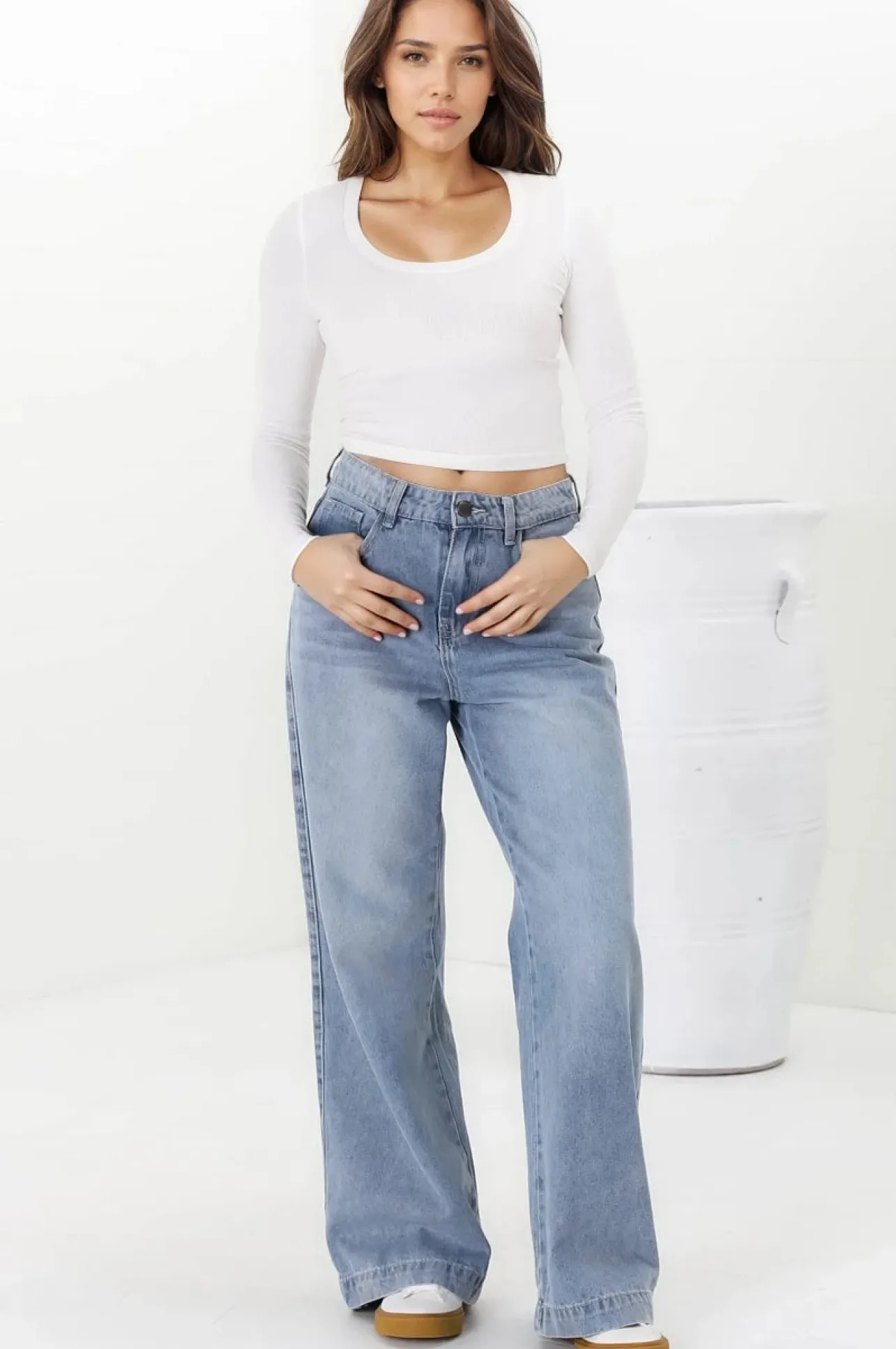 Joey Jeans - Relaxed Mid Rise Mum Jeans in Light Denim>Salty Crush Best
