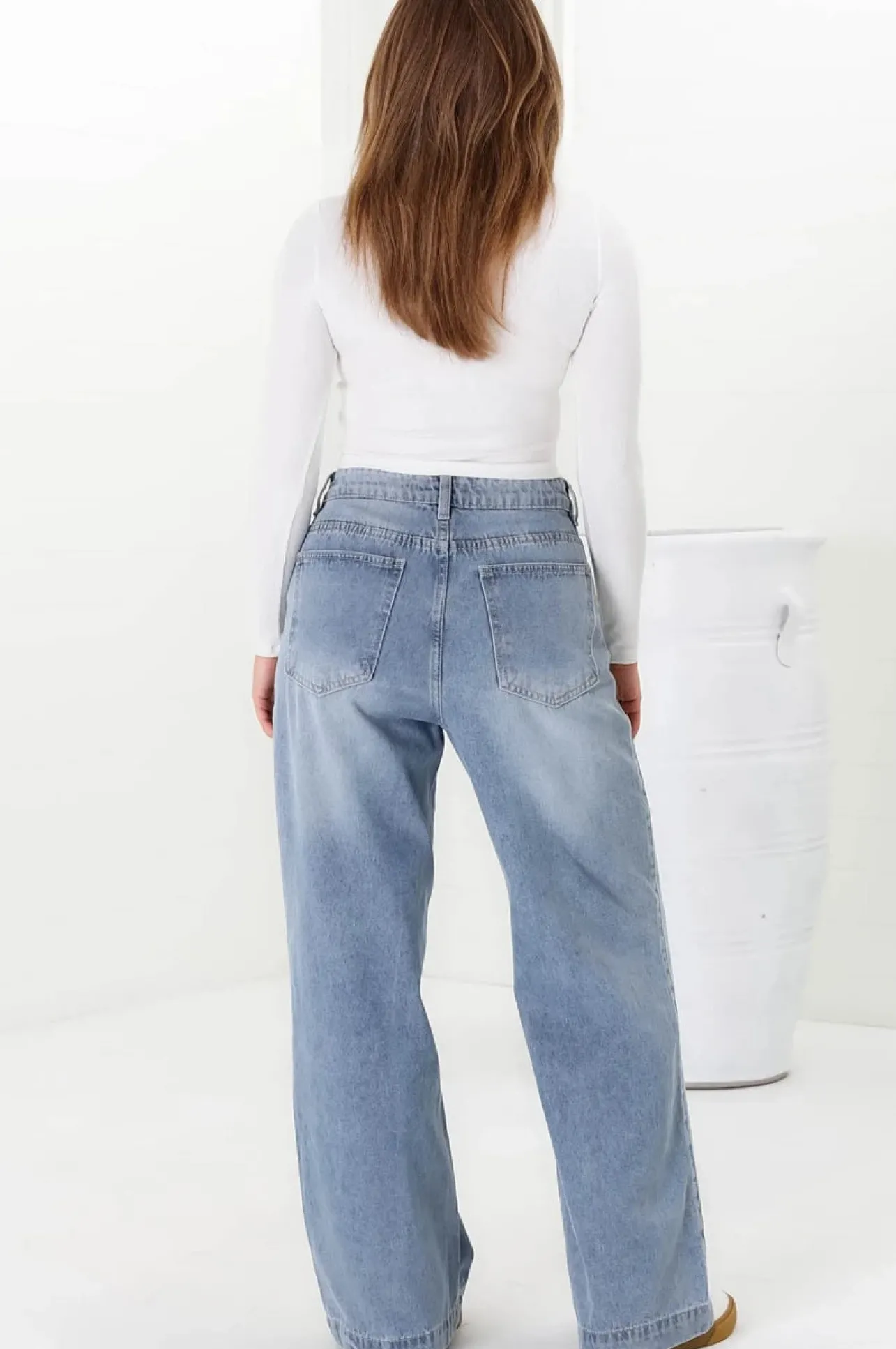 Joey Jeans - Relaxed Mid Rise Mum Jeans in Light Denim>Salty Crush Best