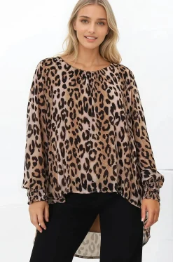 Kayt Blouse - Plisse Long Sleeve Top with High-Low Hemline in Leopard Print><noscript><img width=