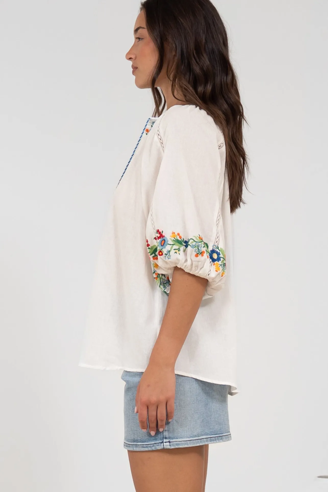 Margerie Top - Floral Embroidered Top with 3/4 Sleeves in White>Salty Crush