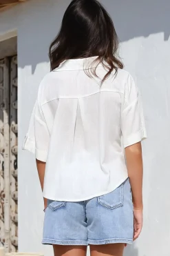 Marion Shirt - Collared Buttoned Down Shirt with Pockets in White><noscript><img width=