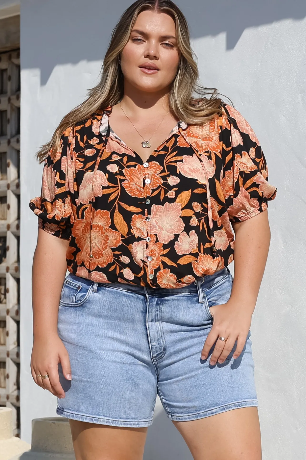 Neo Blouse - High Frill Collar Button Down Shirt in Yasmin Print Black>Salty Crush