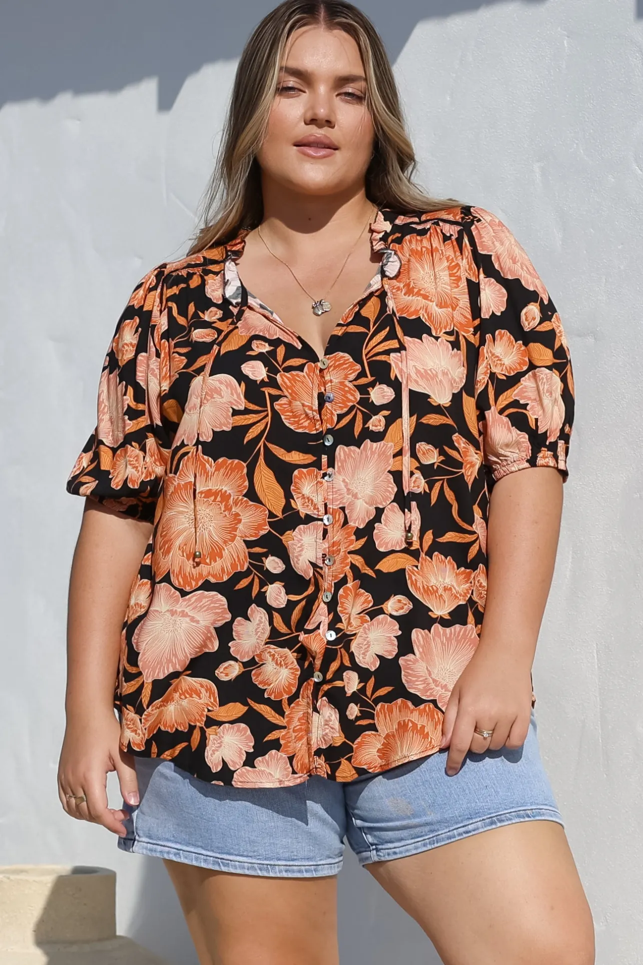 Neo Blouse - High Frill Collar Button Down Shirt in Yasmin Print Black>Salty Crush