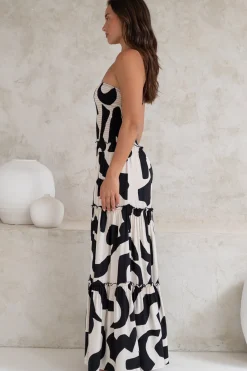 Rhea Maxi Dress - Strapless Ruffle Spliced Tiered Dress in Halsey Print><noscript><img width=