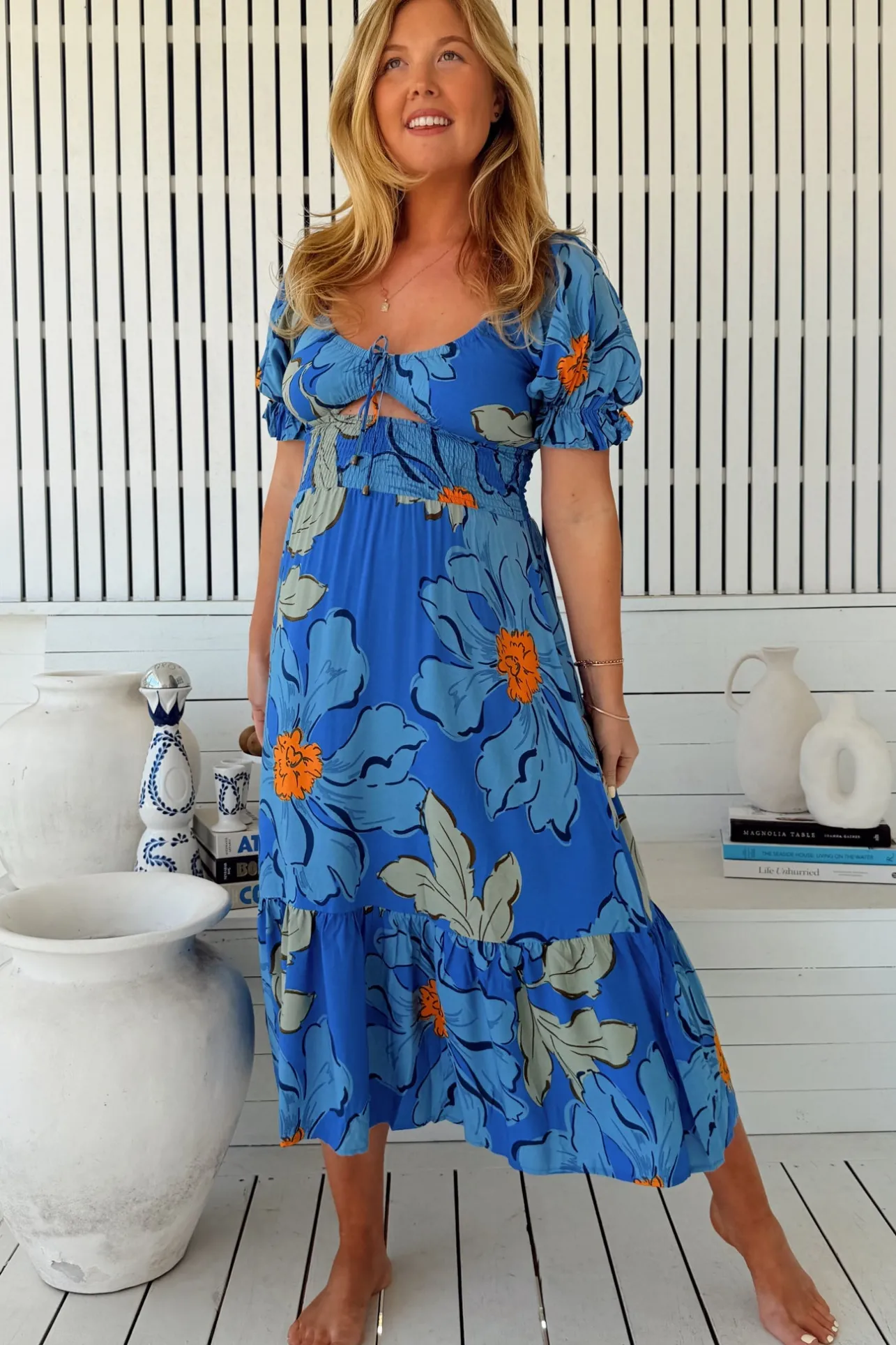 Rini Midi Dress - Sweetheart Neckline Cut Out Detail Dress in Blue Bell Print>Jaase Hot