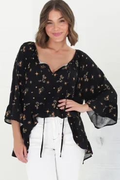 Shilo Top - V-Neck Smock Top with 3/4 Flute Sleeves in Melany Print Black><noscript><img width=