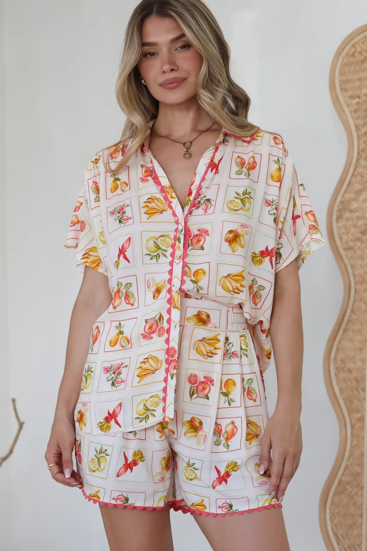 Stacy Shirt - Collared Button Down High-Low Shirt in Dahlar Print>Salty Crush Sale