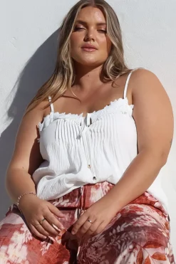 Tilly Top - Lace Sweetheart Neckline Cami with Adjustable Straps in White><noscript><img width=