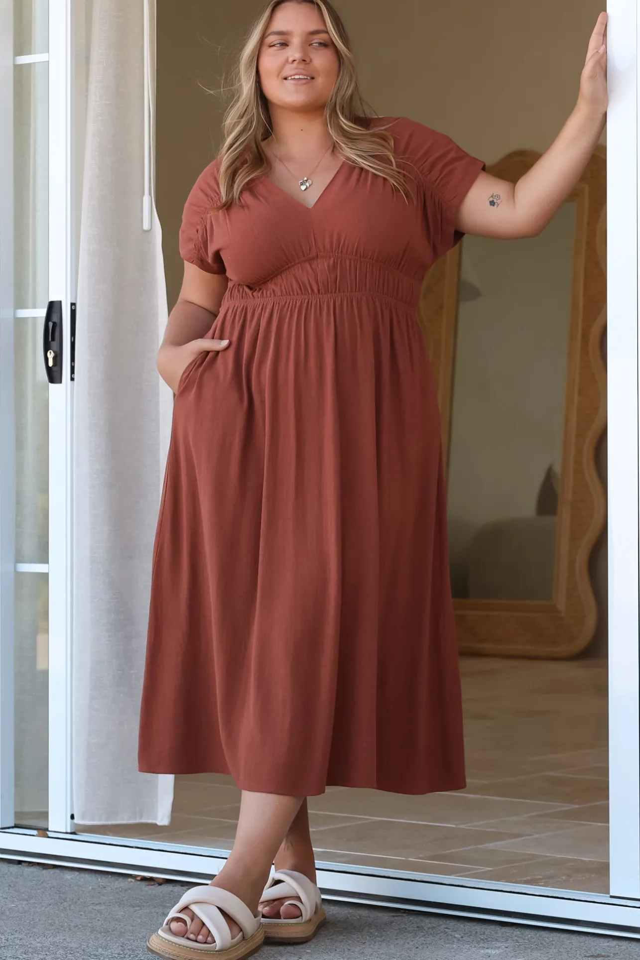 Torin Midi Dress - Gathered and Piping Detailed A-Line Dress with a V-Neckline in Rust>Salty Crush Hot