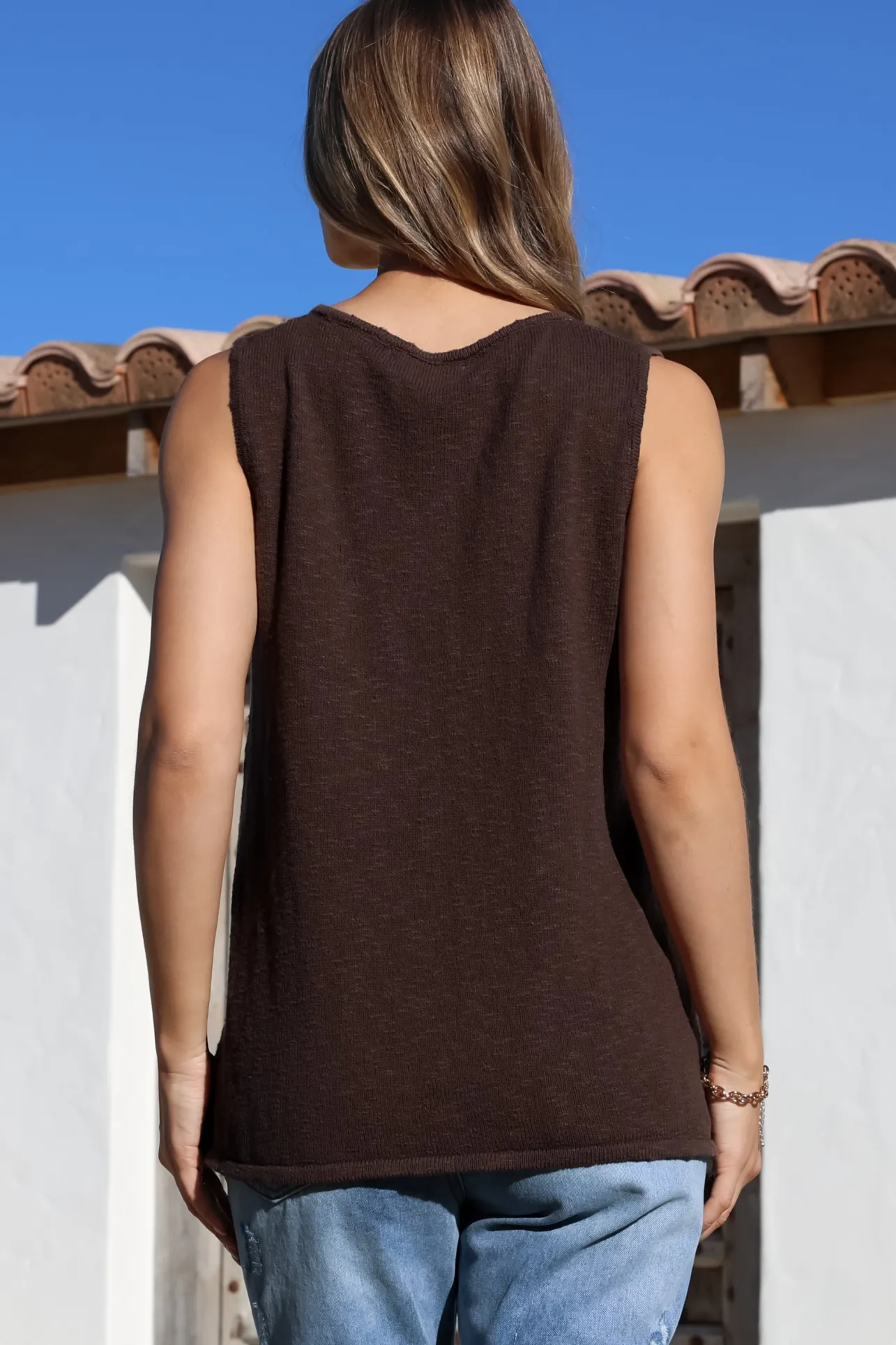 Valeria Top - Textured V-Neck Tank Top in Chocolate>Salty Crush Outlet