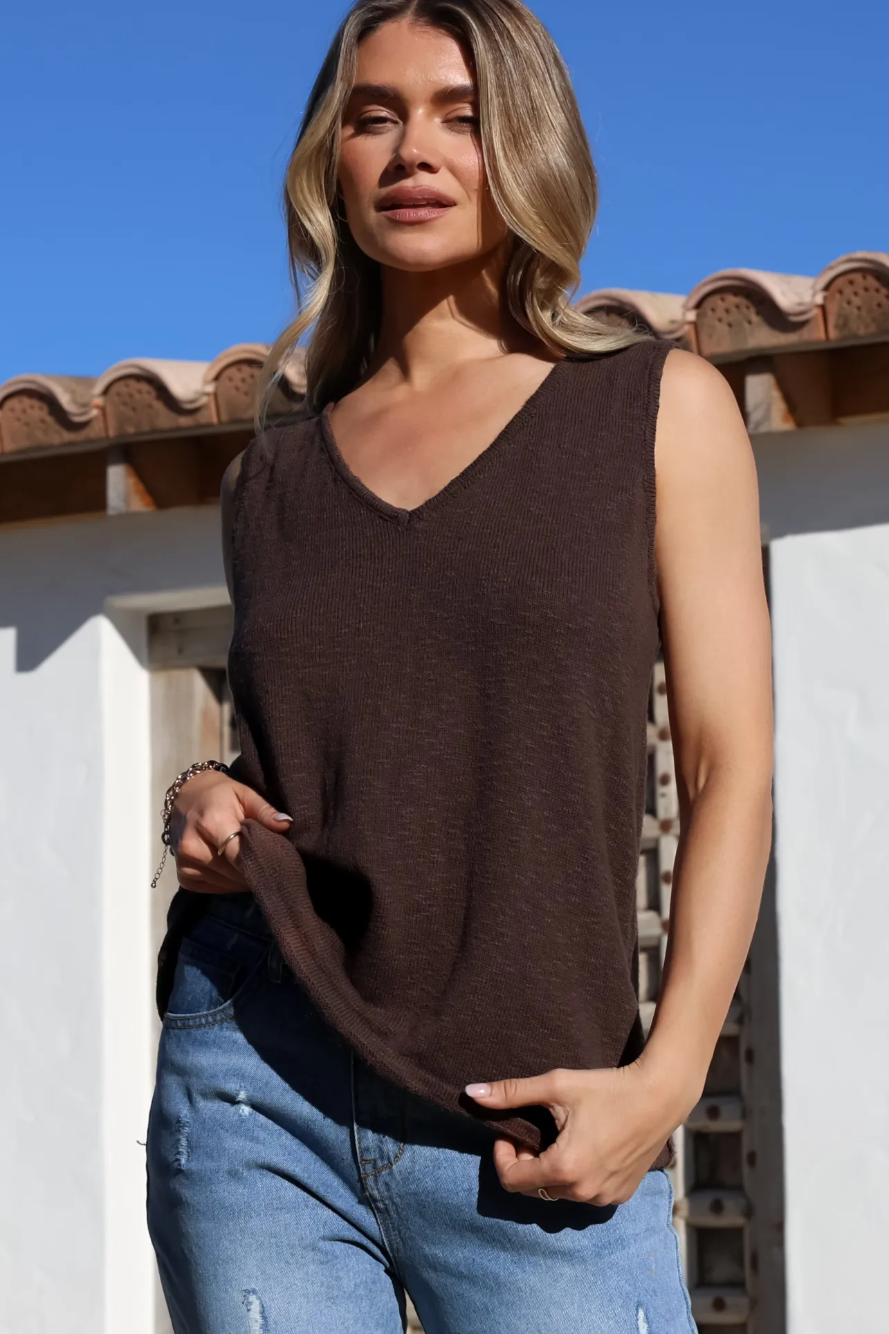 Valeria Top - Textured V-Neck Tank Top in Chocolate>Salty Crush Outlet