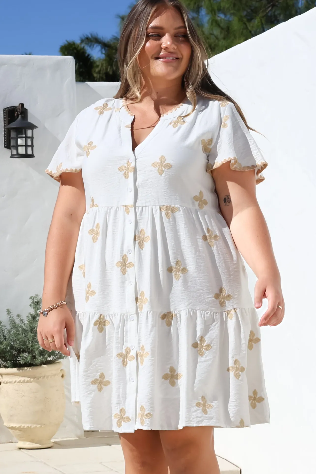 Wilma Mini Dress - Bermuda Collar Button Down Dress with Cap Sleeves in Gigi Print White>Salty Crush Sale