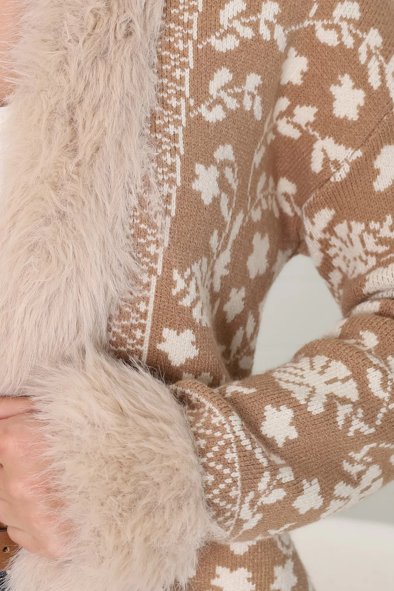 Wolfe Jacket - Faux Fur Trim Open Knit Jacket in Camel>Salty Crush Clearance