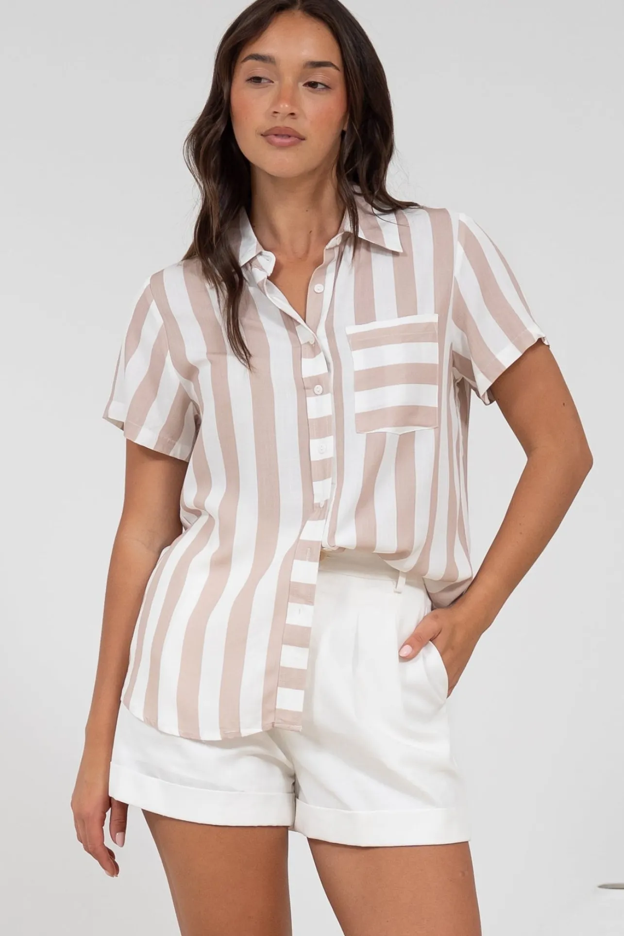 Wynn Shirt - Collared Button Down with Pocket in Gaubi Print Beige>Salty Crush Best