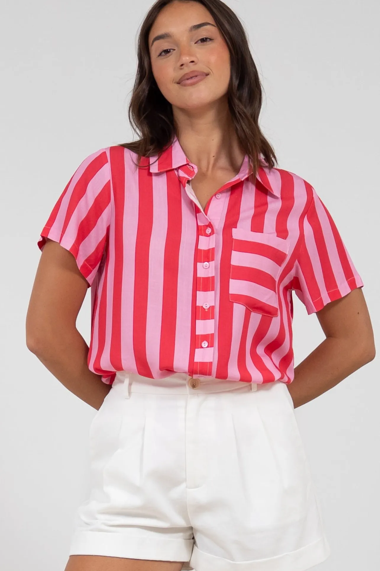 Wynn Shirt - Collared Button Down with Pocket in Gaubi Print Pink>Salty Crush Hot