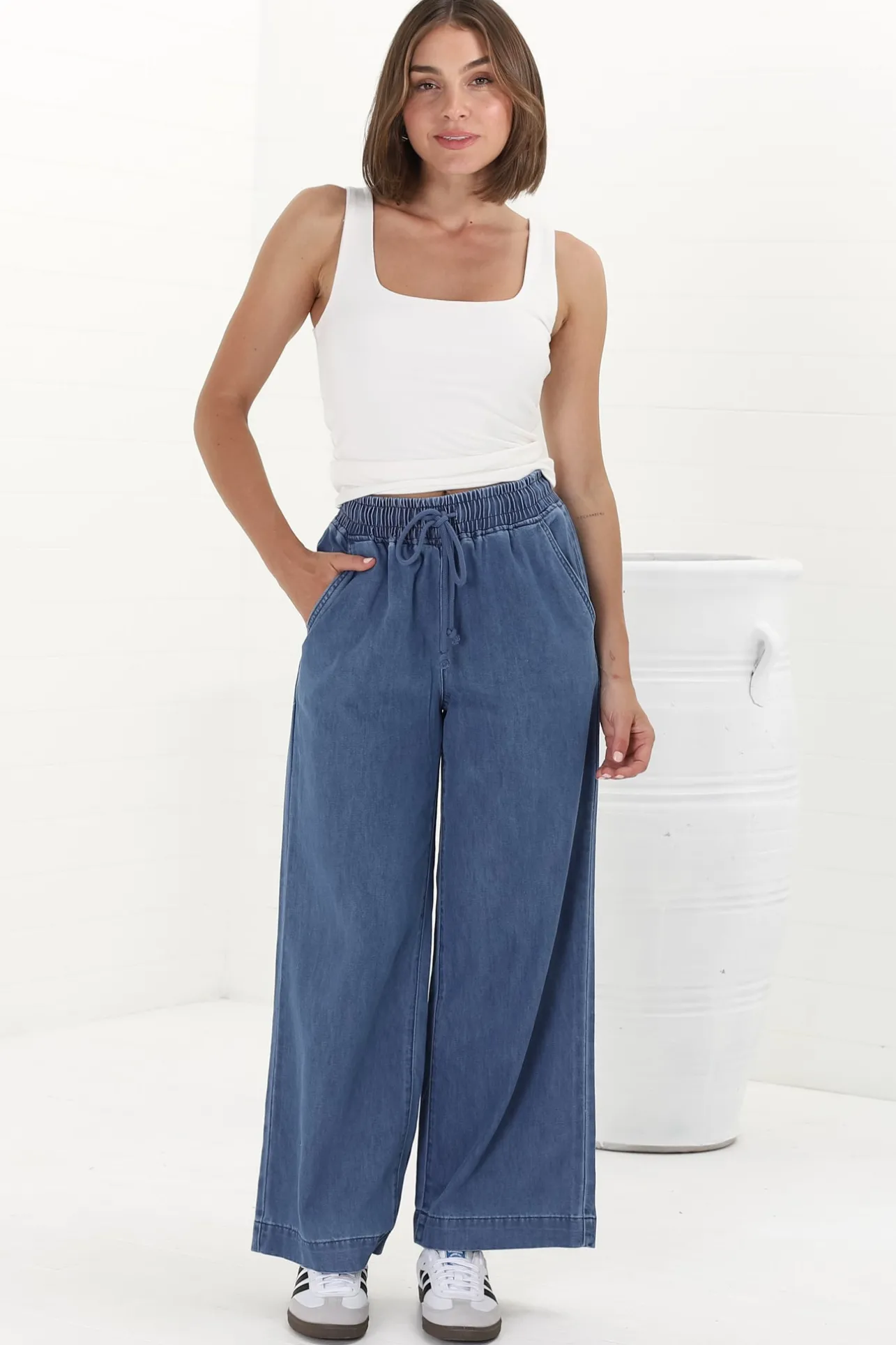 Zeke Jeans - Elasticated Waist Wide Leg Jeans in Medium Wash Denim>Salty Crush New