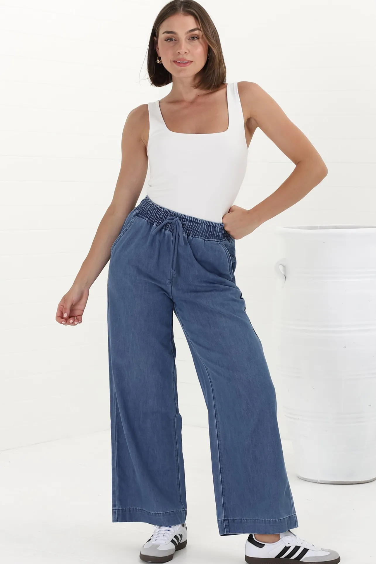 Zeke Jeans - Elasticated Waist Wide Leg Jeans in Medium Wash Denim>Salty Crush New