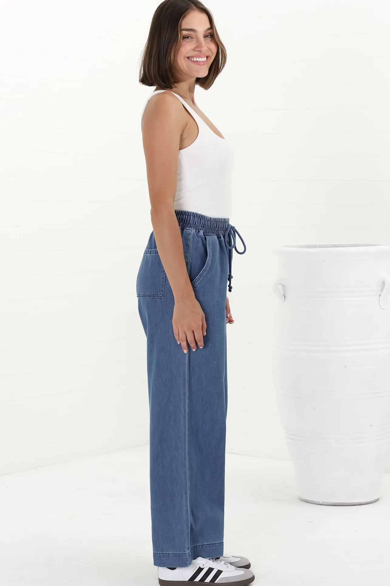 Zeke Jeans - Elasticated Waist Wide Leg Jeans in Medium Wash Denim>Salty Crush New